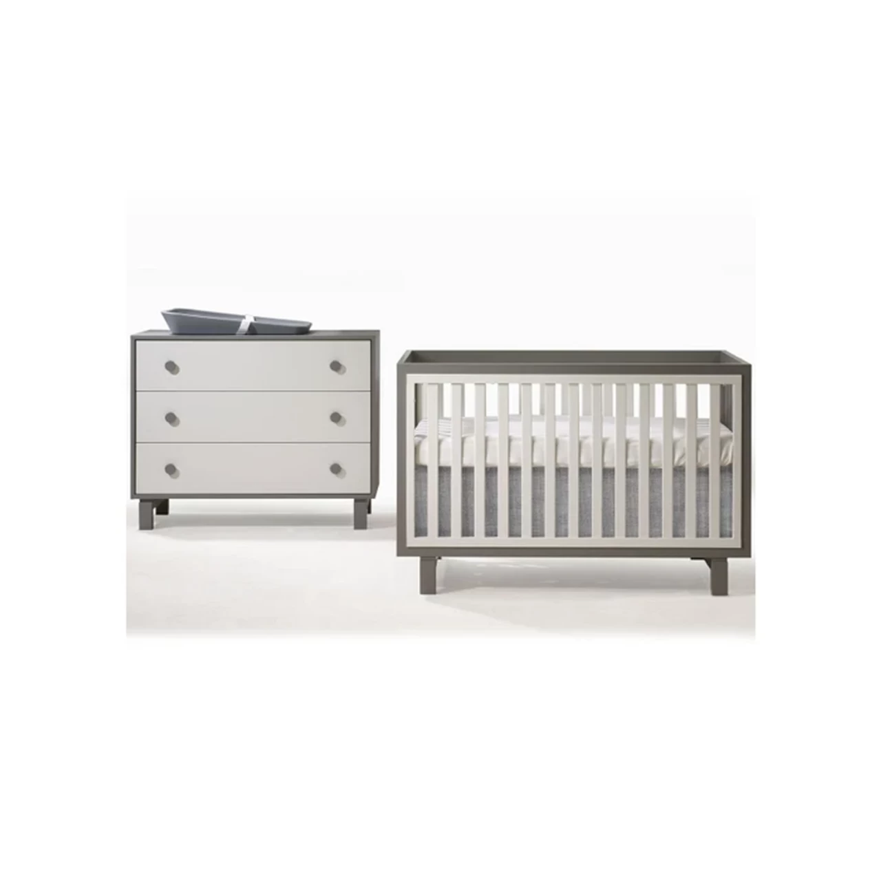 Natart Bjorn Classic Crib & 3 Drawer Dresser XL - Image 2