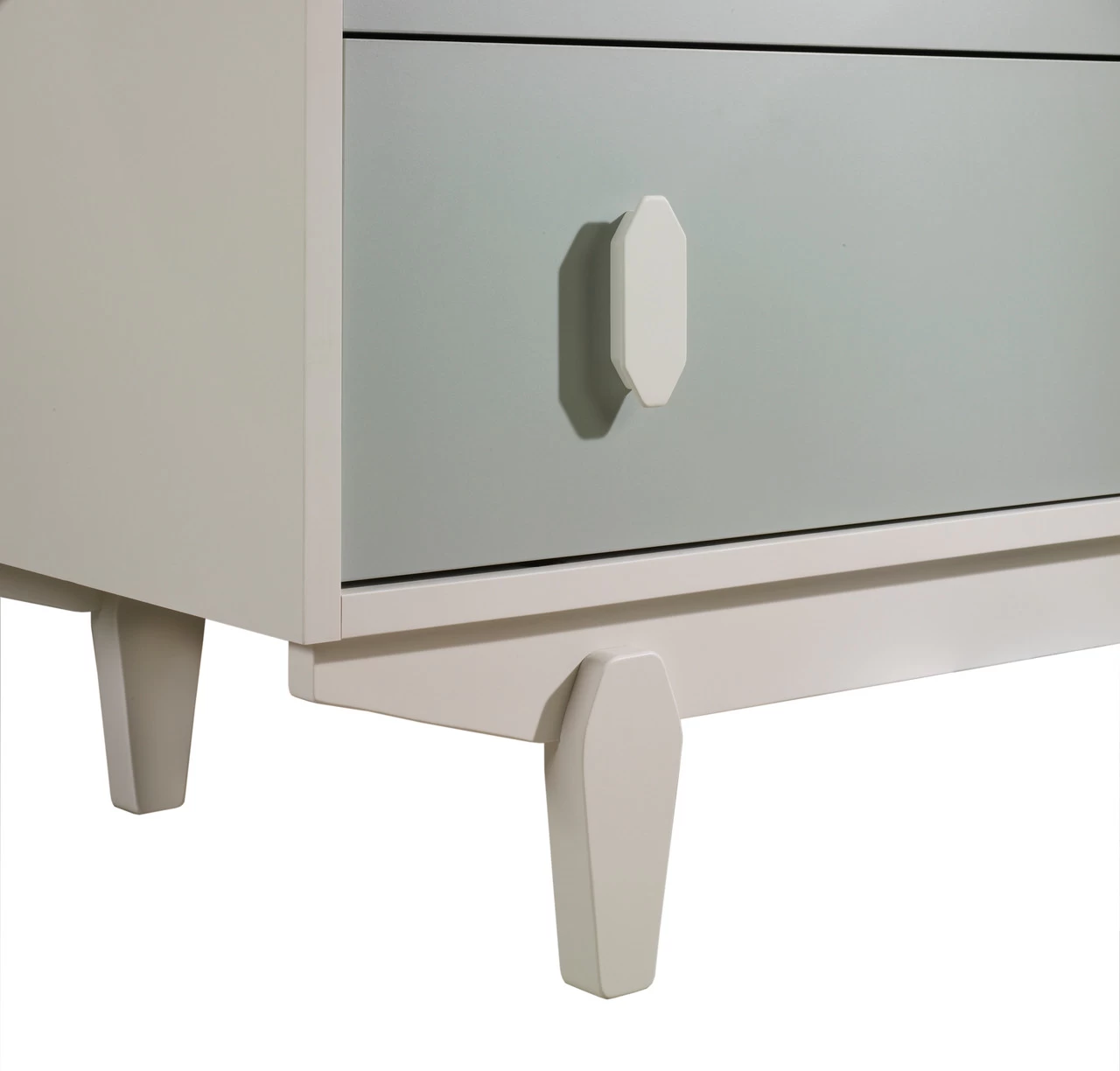 Natart Tate Classic Crib & 3 Drawer Dresser XL - Image 9